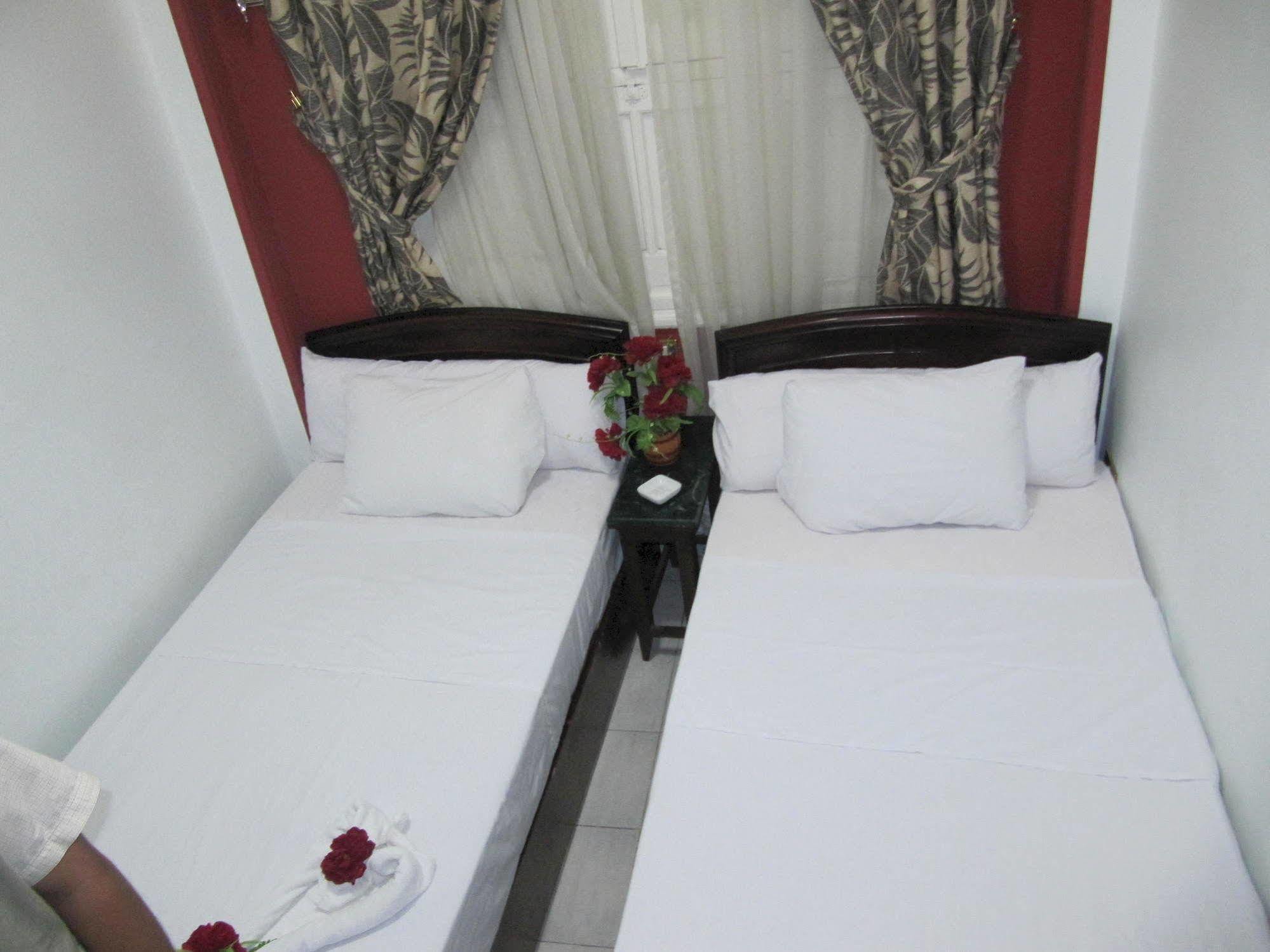 City Plaza Hostel ไคโร ภายนอก รูปภาพ
